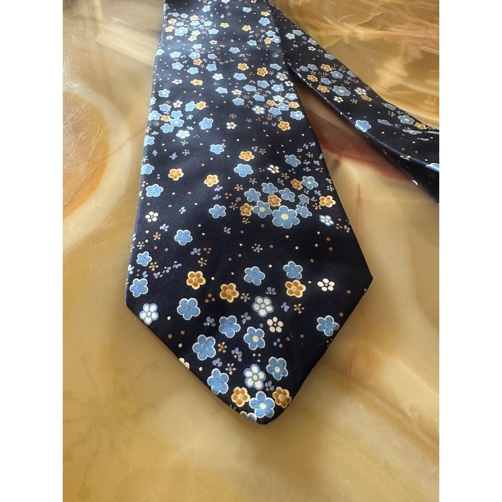 Brioni Silk Navy Blue Floral Tie Gorgeous